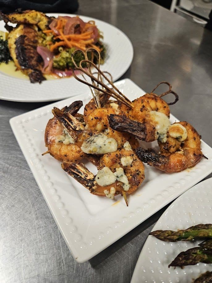 Grilled shrimp skewers with asparagus